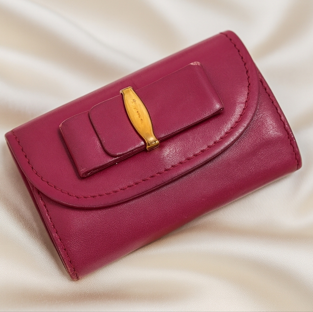 Authentic Salvatore Ferragamo Pink Vara Bow Leather 6-Key Holder – Gold Hardware